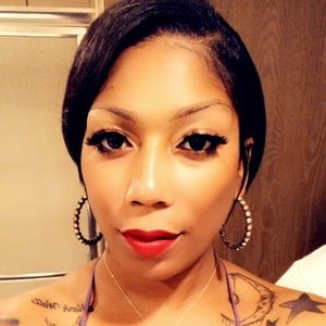 Meet your Posher, Ebonii